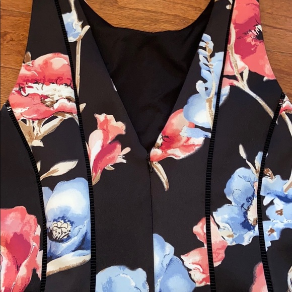 WHBM💗Pretty Black & Floral Dress - Picture 6 of 6